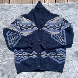 EUC Lucky Brand Heavy Knit Blue Patterned 4 Button Sweater With Pockets Size XL